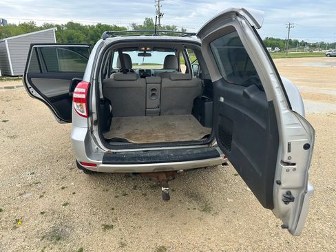 Used 2010 Toyota RAV4 4WD V6 w/ Tow Prep Pkg image 13
