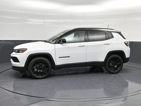 Used 2023 Jeep Compass Altitude image 7