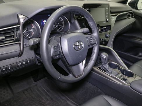 Used 2024 Toyota Camry SE image 22