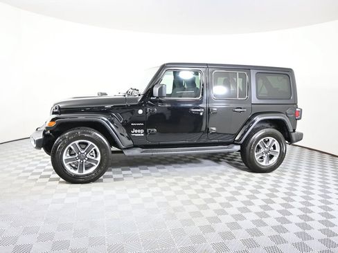 Used 2022 Jeep Wrangler Unlimited Sahara w/ Dual Top Group AWD/4WD image 2