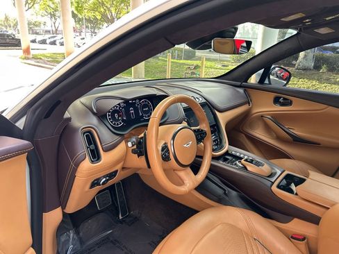 Used 2021 Aston Martin DBX AWD/4WD image 6