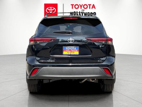 New 2026 Toyota Highlander XLE image 5