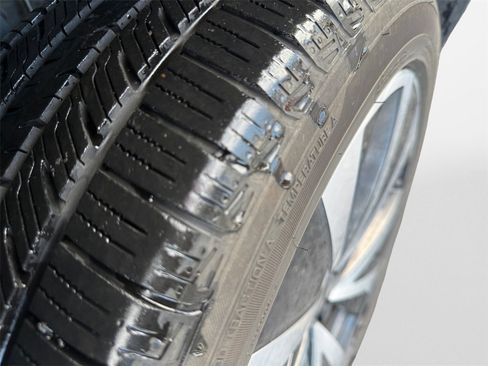 Used 2024 Volkswagen Taos SE image 19