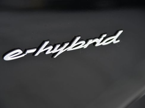 Certified 2026 Porsche Cayenne E-Hybrid image 20