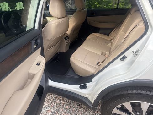 Used 2016 Subaru Outback 2.5i Limited AWD/4WD image 15
