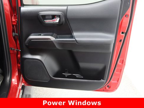 Used 2021 Toyota Tacoma TRD Sport w/ Technology Package image 33