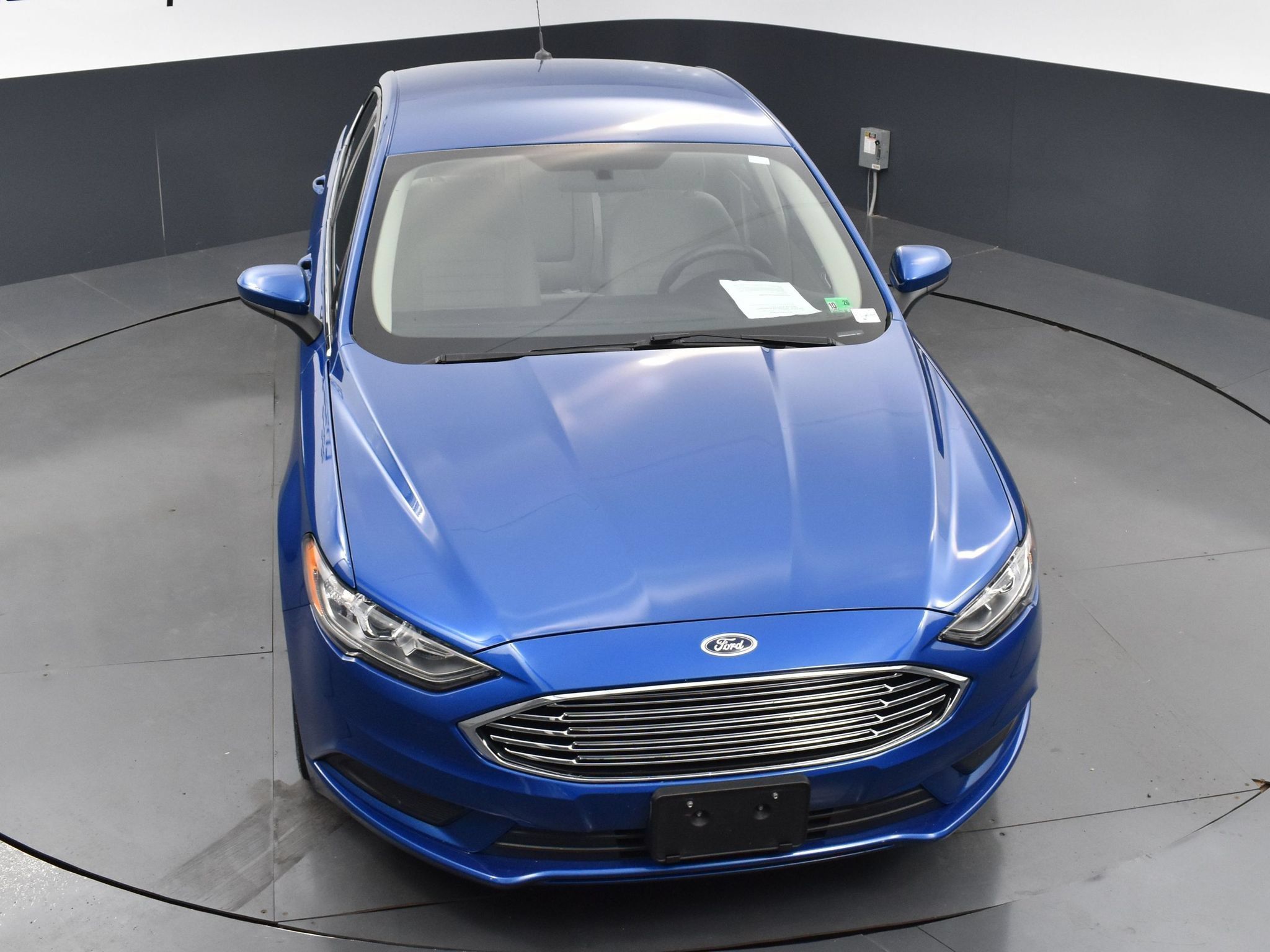 Used 2017 Ford Fusion SE w/ Fusion SE Technology Package FWD image 16