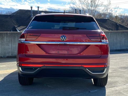 Used 2021 Volkswagen Atlas Cross Sport SE w/ Panoramic Sunroof Package image 3