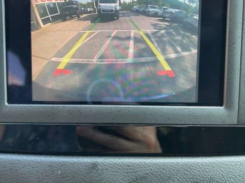 Used 2020 Chrysler Pacifica Touring w/ S Appearance Package FWD image 18