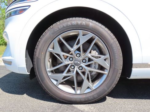 Used 2025 Genesis GV70 2.5T AWD/4WD image 14