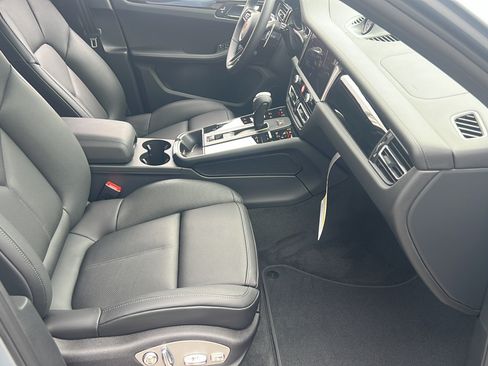 New 2026 Porsche Macan AWD/4WD image 22