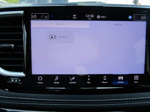 New 2026 Chrysler Pacifica Limited w/ Uconnect Theater Family Group AWD/4WD image 47