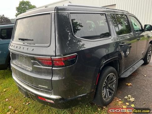 Used 2022 Jeep Wagoneer Series III AWD/4WD image 3