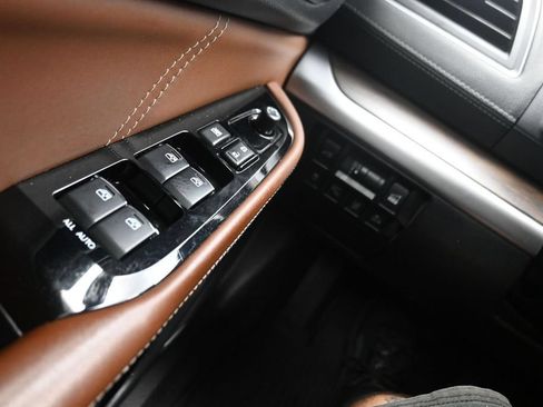 Used 2019 Subaru Outback 2.5i Touring AWD/4WD image 8