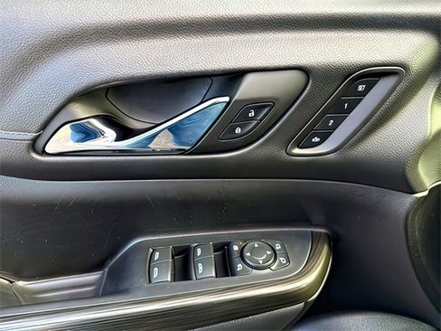 Used 2023 GMC Acadia SLT w/ Preferred Package image 16