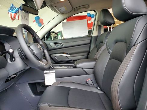 New 2026 Nissan Pathfinder SL AWD/4WD image 18