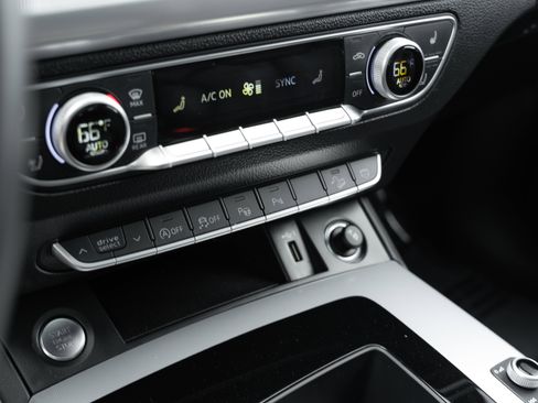 Certified 2022 Audi Q5 2.0T Prestige AWD/4WD image 15