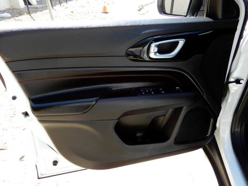 Used 2022 Jeep Compass Trailhawk image 20