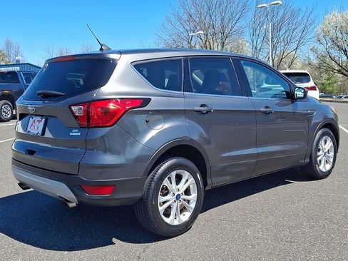 Used 2019 Ford Escape SE FWD image 6