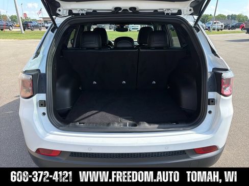Used 2025 Jeep Compass Limited AWD/4WD image 21