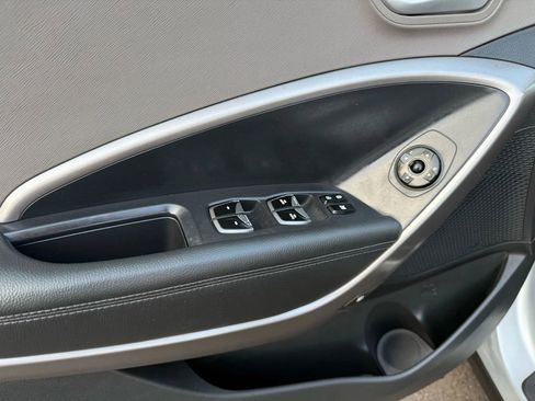 Used 2017 Hyundai Santa Fe Sport image 8