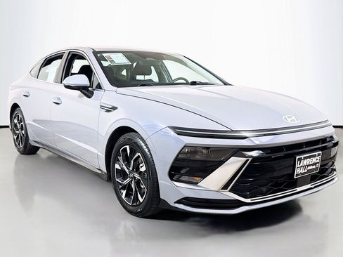 Used 2024 Hyundai Sonata SEL FWD image 3