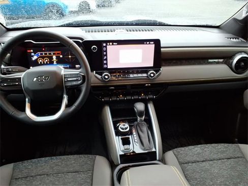 Used 2024 Chevrolet Colorado ZR2 w/ Technology Package image 9