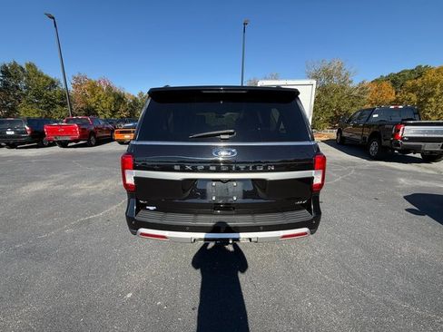 Used 2024 Ford Expedition Max XLT image 7