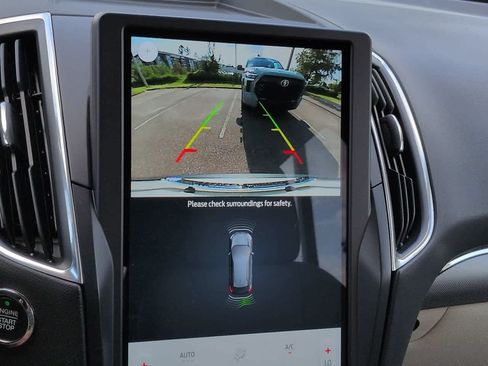 Used 2021 Ford Edge Titanium FWD image 19