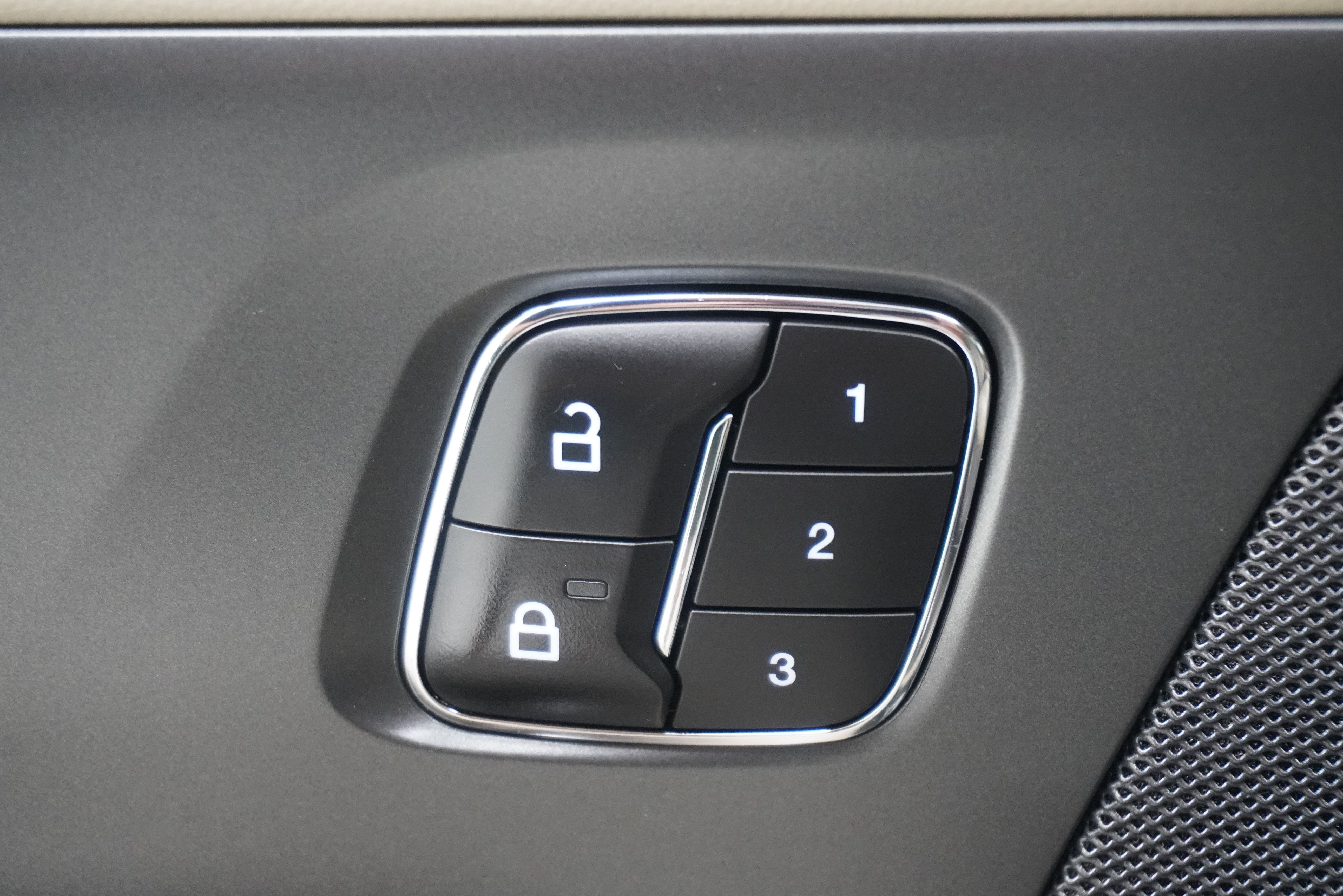 Used 2024 Lincoln Nautilus Premier AWD/4WD image 16