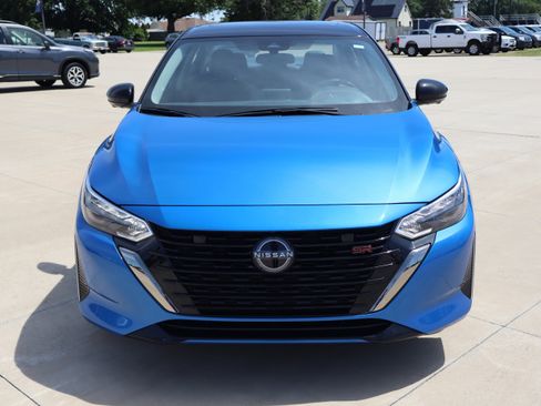 Used 2024 Nissan Sentra SR w/ SR Premium Package FWD image 2