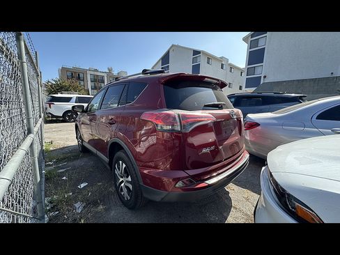 Used 2018 Toyota RAV4 LE w/ All Weather Liner Package FWD image 3