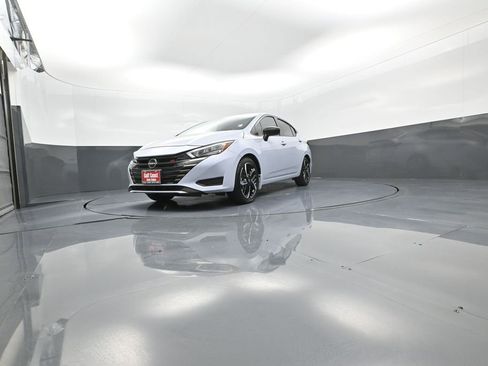 Used 2023 Nissan Versa SR w/ Trunk Package image 32