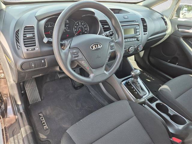 Used 2017 Kia Forte LX FWD image 10