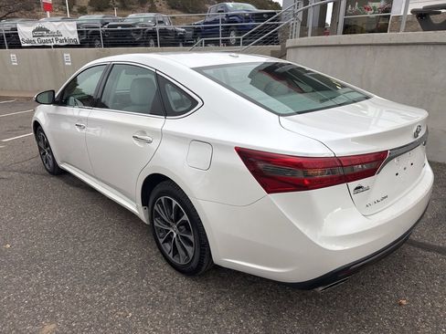 Used 2016 Toyota Avalon XLE image 9