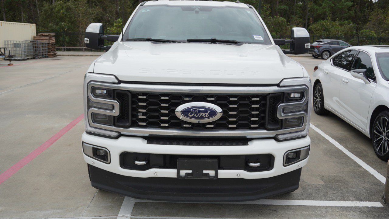 Used 2024 Ford F350 Platinum AWD/4WD image 2