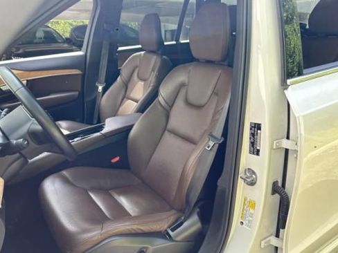Used 2023 Volvo XC90 B6 Core w/ Climate Package AWD/4WD image 5