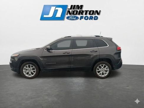 Used 2018 Jeep Cherokee Latitude Plus FWD image 6