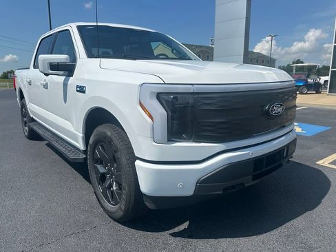 New 2025 Ford F150 Lightning Lariat w/ Max Trailer Tow Package image 2