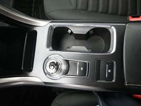 Used 2019 Ford Fusion SE image 18