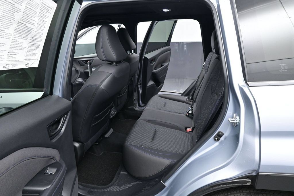 Used 2025 Subaru Forester Premium AWD/4WD image 26