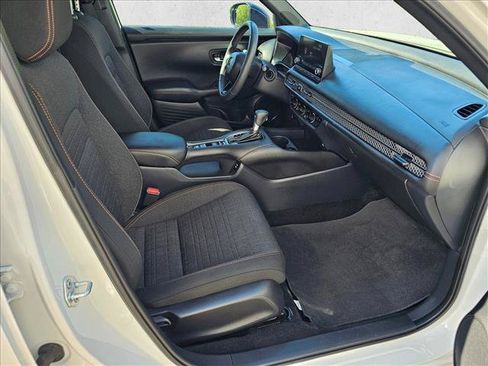 Used 2025 Honda HR-V Sport image 12