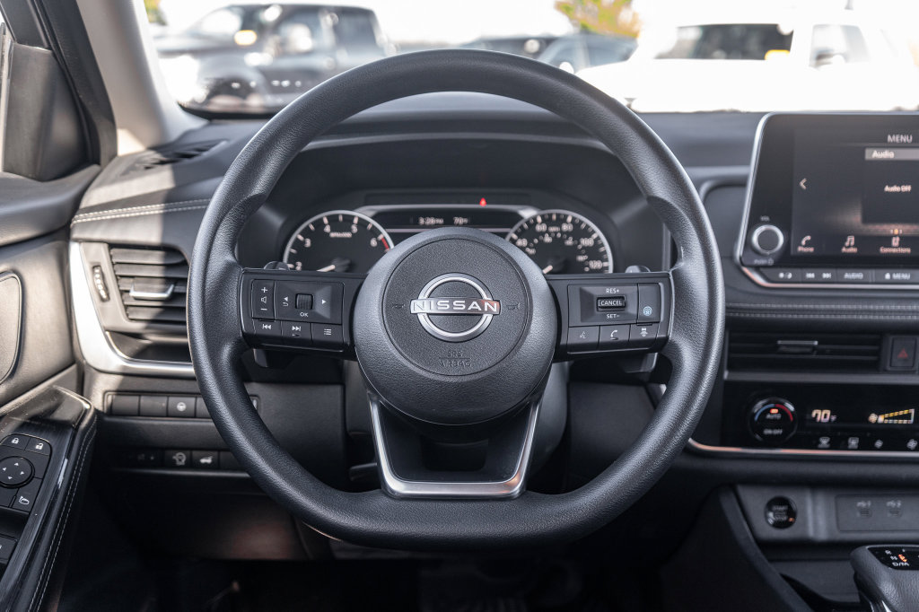 Used 2024 Nissan Rogue SV FWD image 15