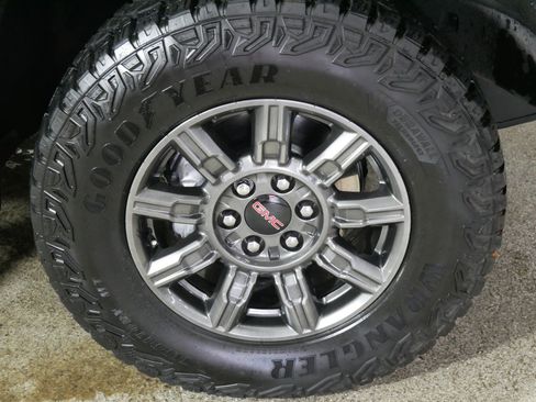 Used 2024 GMC Sierra 1500 AT4X AWD/4WD image 15
