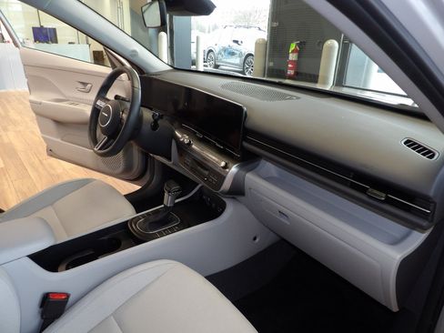 Used 2024 Hyundai Kona SEL image 13