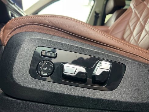 Used 2023 BMW X7 xDrive40i w/ Premium Package image 27