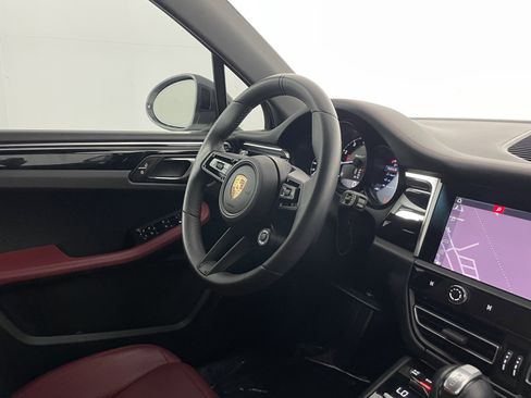 Certified 2023 Porsche Macan Turbo AWD/4WD image 12