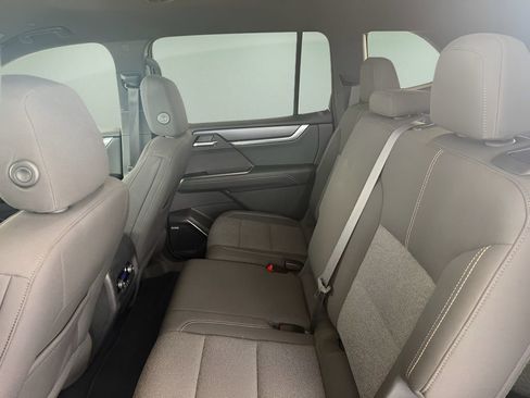 Used 2025 GMC Acadia Elevation image 16