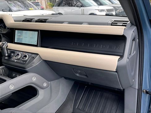 Used 2022 Land Rover Defender 110 X-Dynamic SE image 18