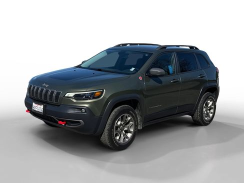 Used 2020 Jeep Cherokee Trailhawk image 1